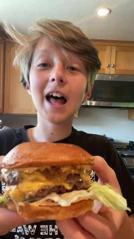 Cheeseburger! 🍔  #shorts #fyp #viral #cooking #food #recipe #chef #trending #burger  #cheeseburger