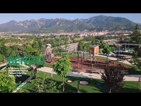 Parque infantil de Robinia en el camping Berga Resort (Barcelona) | BENITO PLAY - video from Benito