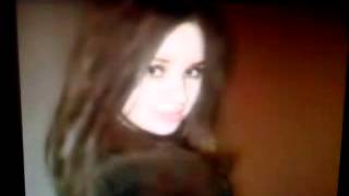 Paren Resuet Portret Svoiei Umershei Devushki