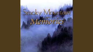 Miniatura de vídeo de "Smoky Mountain Band - My Home's Across the Smoky Mountains"