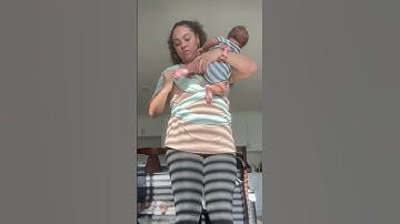 Cara Membungkus dan Menggendong Bayi Kembar