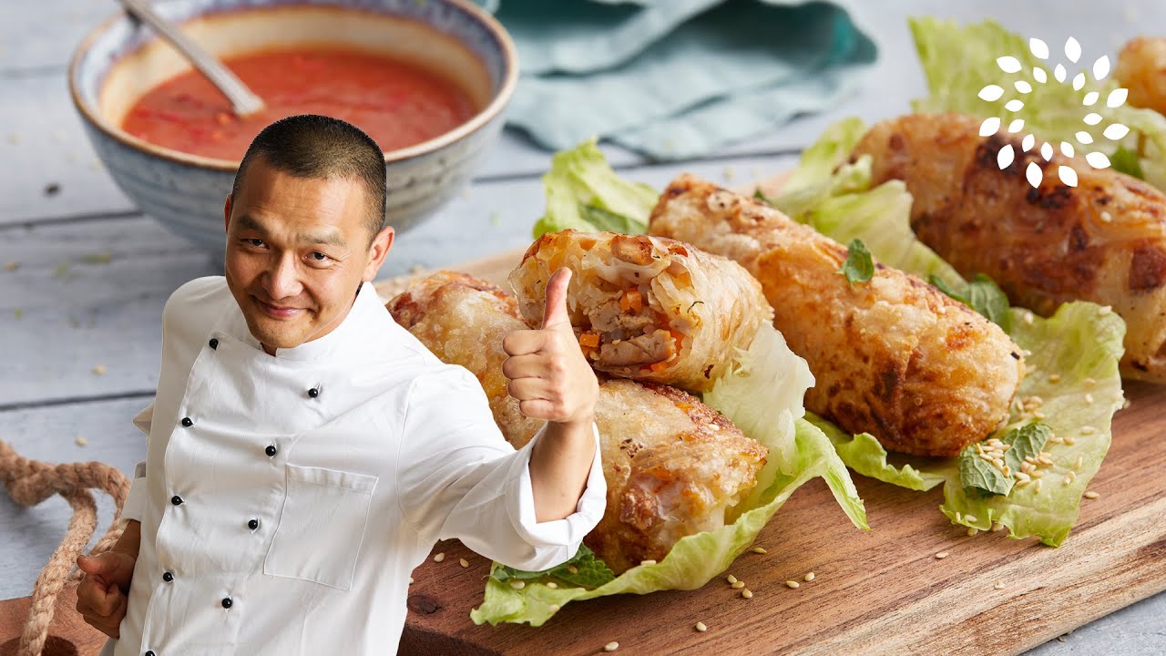 Спринг-роллы с начинкой из стеклянной лапши и острым соусом чили