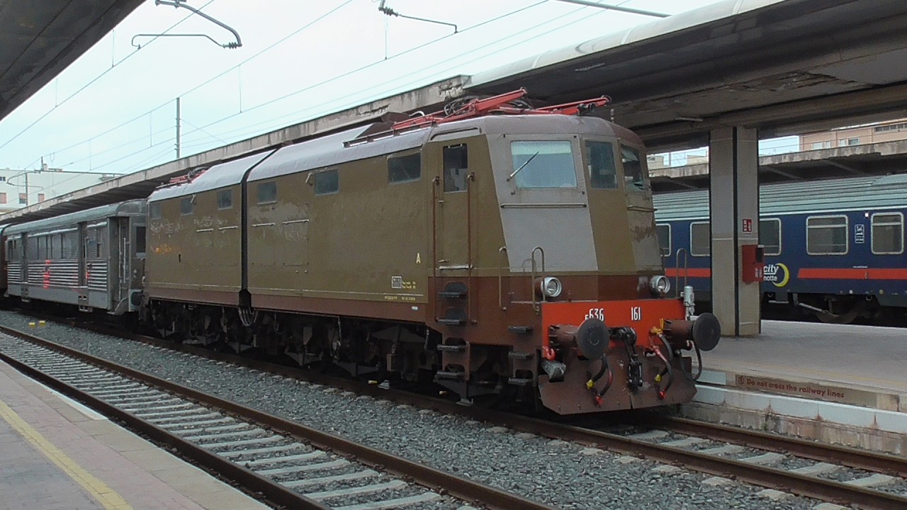 E636 161, carrozza Piaggio DUz e panoramica del 