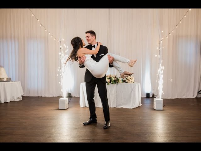 Surprise wedding couple's dance (Cuff It - Beyonce, Treasure - Bruno Mars)