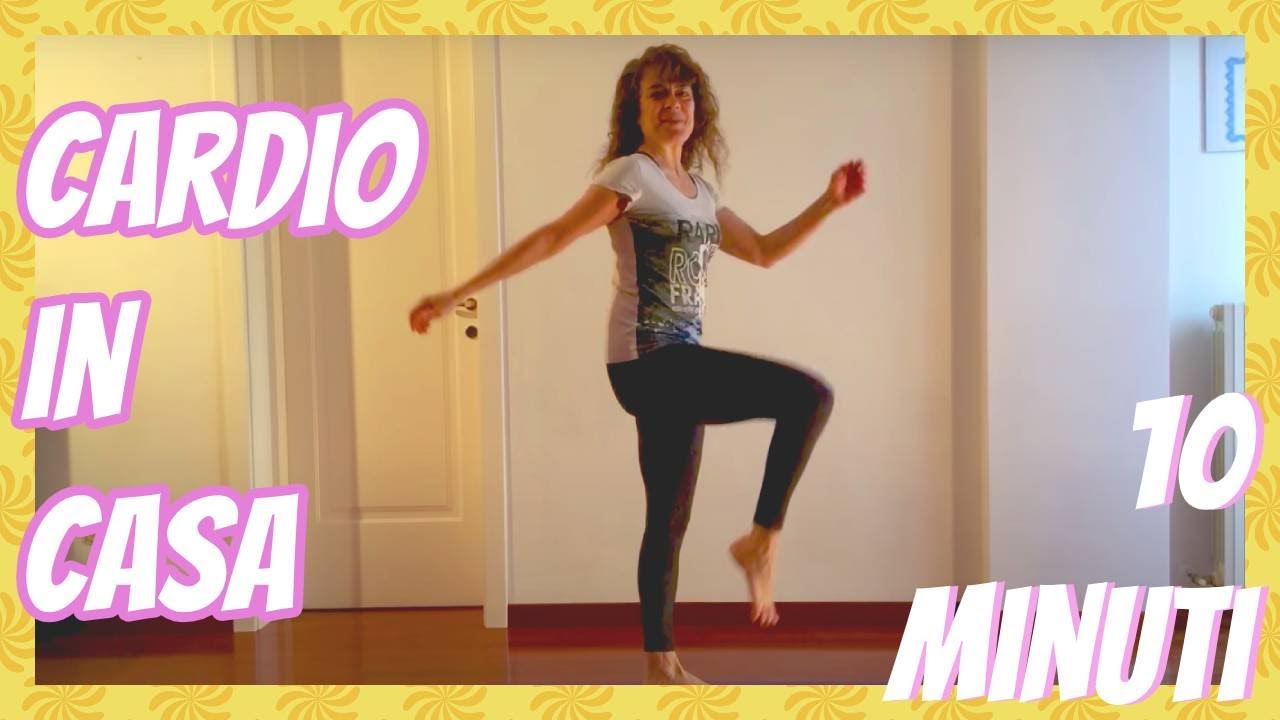 1.Ginnastica Dolce Brucia grassi / Cardio in casa in 10 minuti | Silva Iotti Yoga & Gym