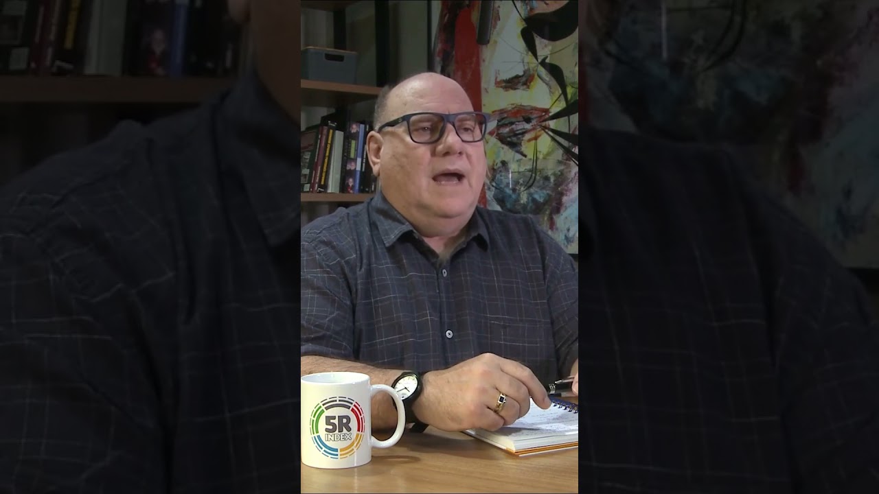 За пределами регулирования права и финансов: роль коммуникации в управлении.