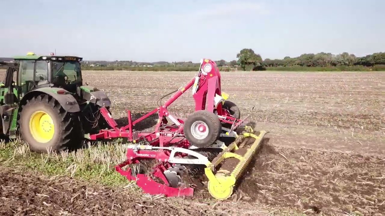 JOHN DEERE 6250R PREMIUM EDITION & POTTINGER TERRADISC 5001 T
