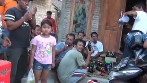 ANJAR AGUSTIN Selangkung rong Langkung