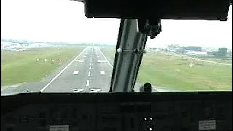 Dash 8 Q400 STRONG Crosswind Landing in Belfast City