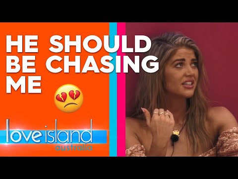 eoghan-is-'50-50'-interested-in-jessie-and-anna-|-love-island-australia-2019