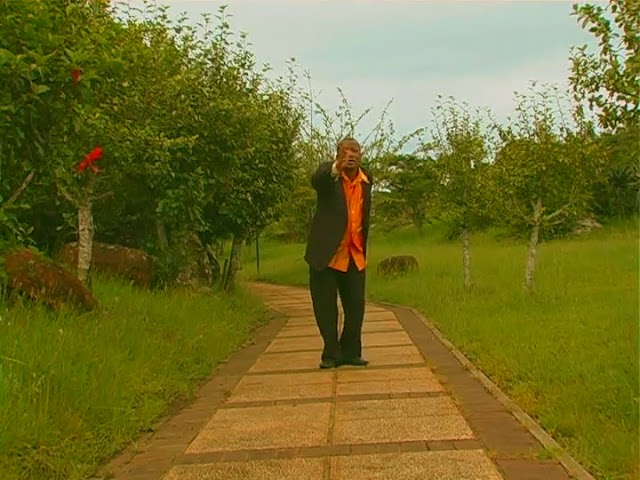 Malibongwe Gcwabe - Ndiyakhala (Official Music Video)