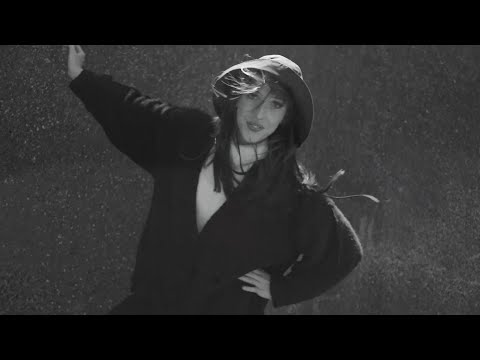 Aldous Harding - 'Fever' (Official Video)