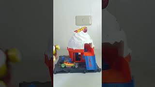 Playing Asmr review 4.6 #hotwheels cupcakes car 🚗🚗🚗 #toyvehicles #diecasttoys #shortsvideo