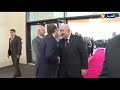 شاهد..مراسم استقبال السيد رئيس الجمهورية قبل لقاء المتعاملين الاقتصاديين
