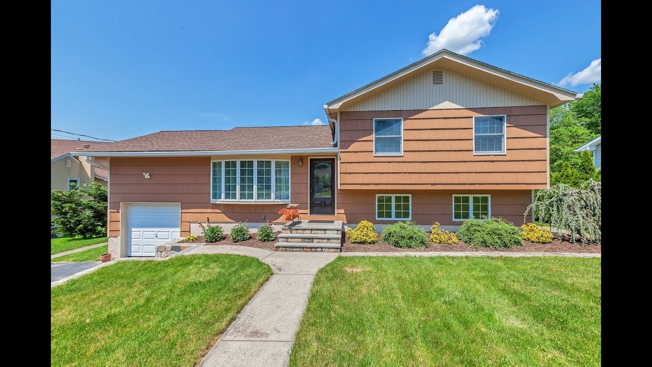 Real Estate Video Tour 10 Hampton Place Cortlandt Manor, NY 10567