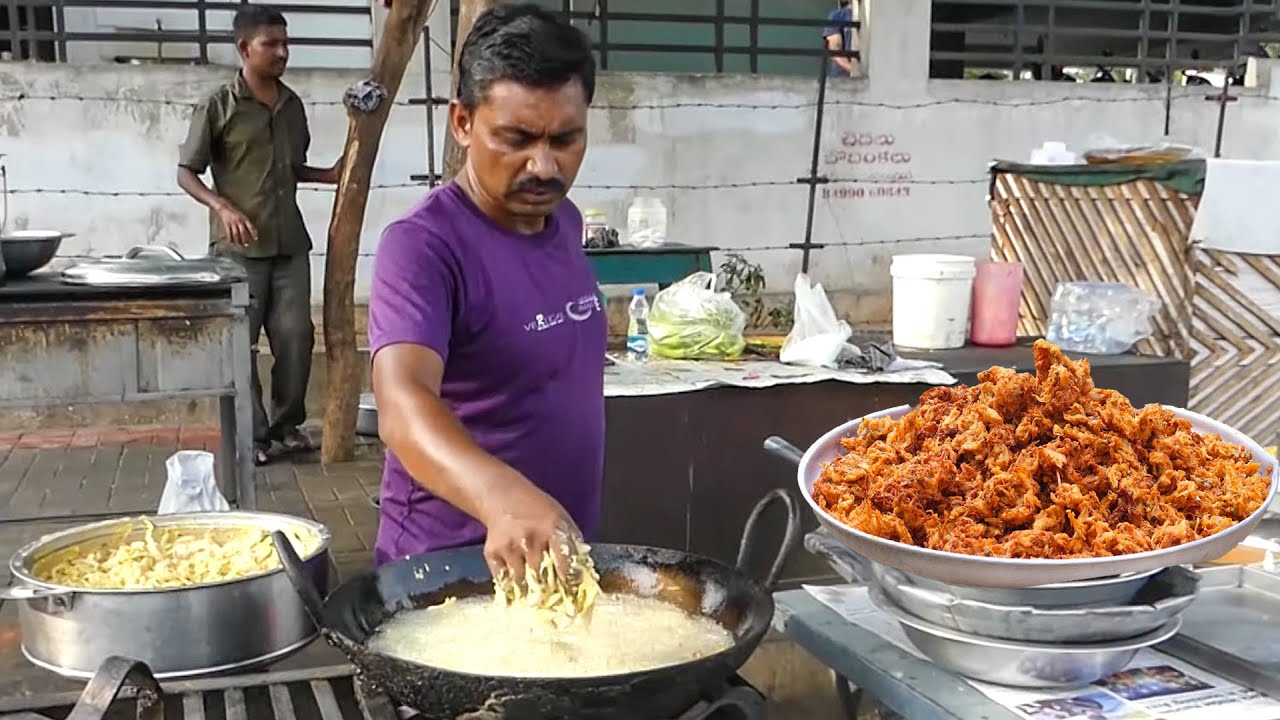 Yummy & Crispy Onion Pakoda Making | How To Make Onion Fritters | Indian Street Food | KikTV Network