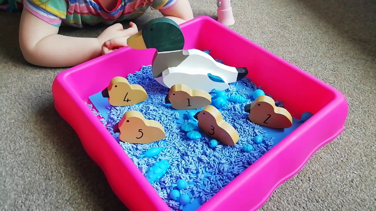 5 little ducks sensory play - YouTube