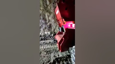 Manitou machine RIB erection in tunnel
