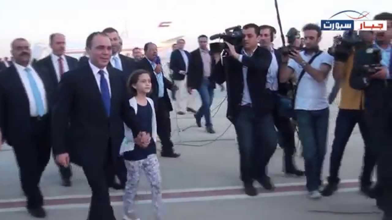 جلالة الملك يستقبل سمو الامير علي بن الحسين في المطار