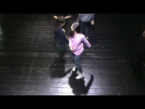 მიშა ჩარკვიანი და დავით ხორბალაძე თეატრში ათონელზე