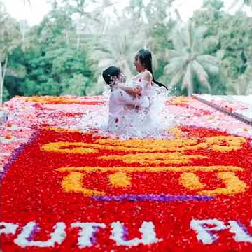 VIRAL !! Kemesraan putu dan puspa