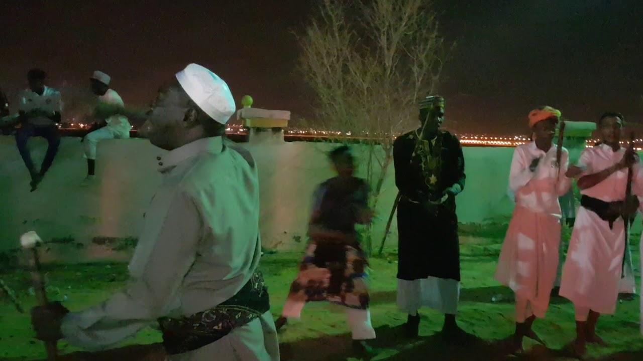 لعب مزمار العزيزية و المعازيم العقارب (4)