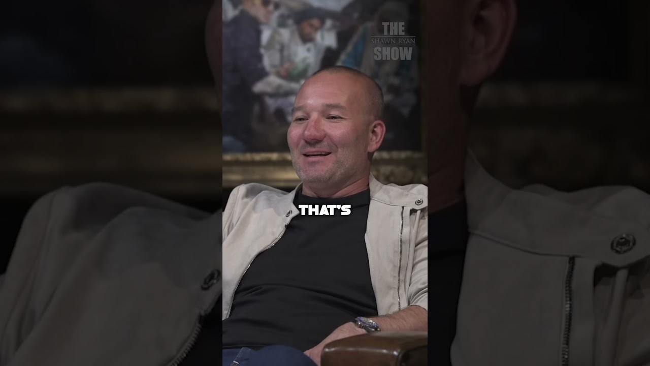 «Морские котики» подарили летчику-истребителю SIG Sauer P365-AXG Legion