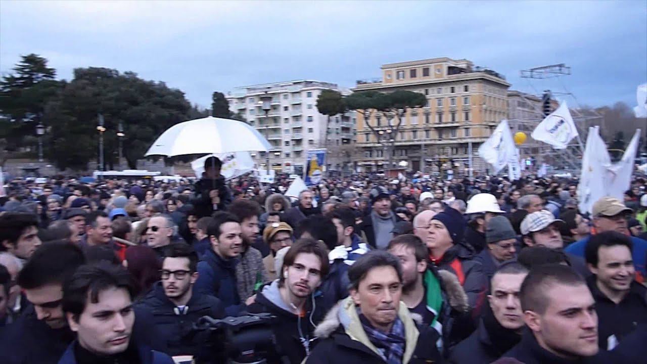 Movimento Cinque Stelle e Beppe Grillo - Comizio a Roma 2013 - YouTube