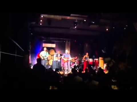Johnny Clegg - asimbonaga acordes