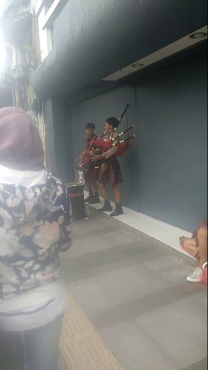 pengamen unik di jalan braga