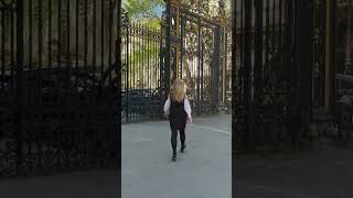 Just across the street from the magnifique place for sale .. Parc Monceau! 💚