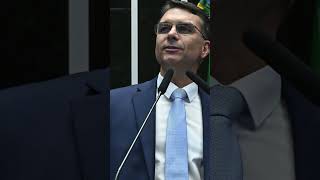 Flavio Bolsonaro em apuros com o Banco Master