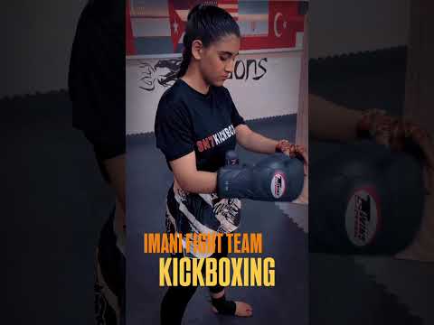 آموزش کیک بوکسینگ و اعزام به مسابقات Aکلاس رزمی ورزشی کیکبوکسینگ لاغری Sports Boxing