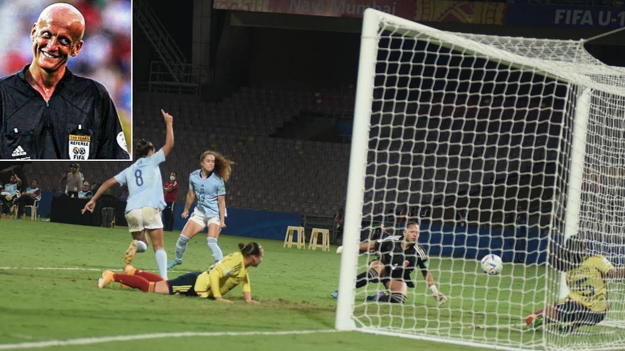 Top 10 craziest 😲goals in women's footballLegendary Goals that shocked
