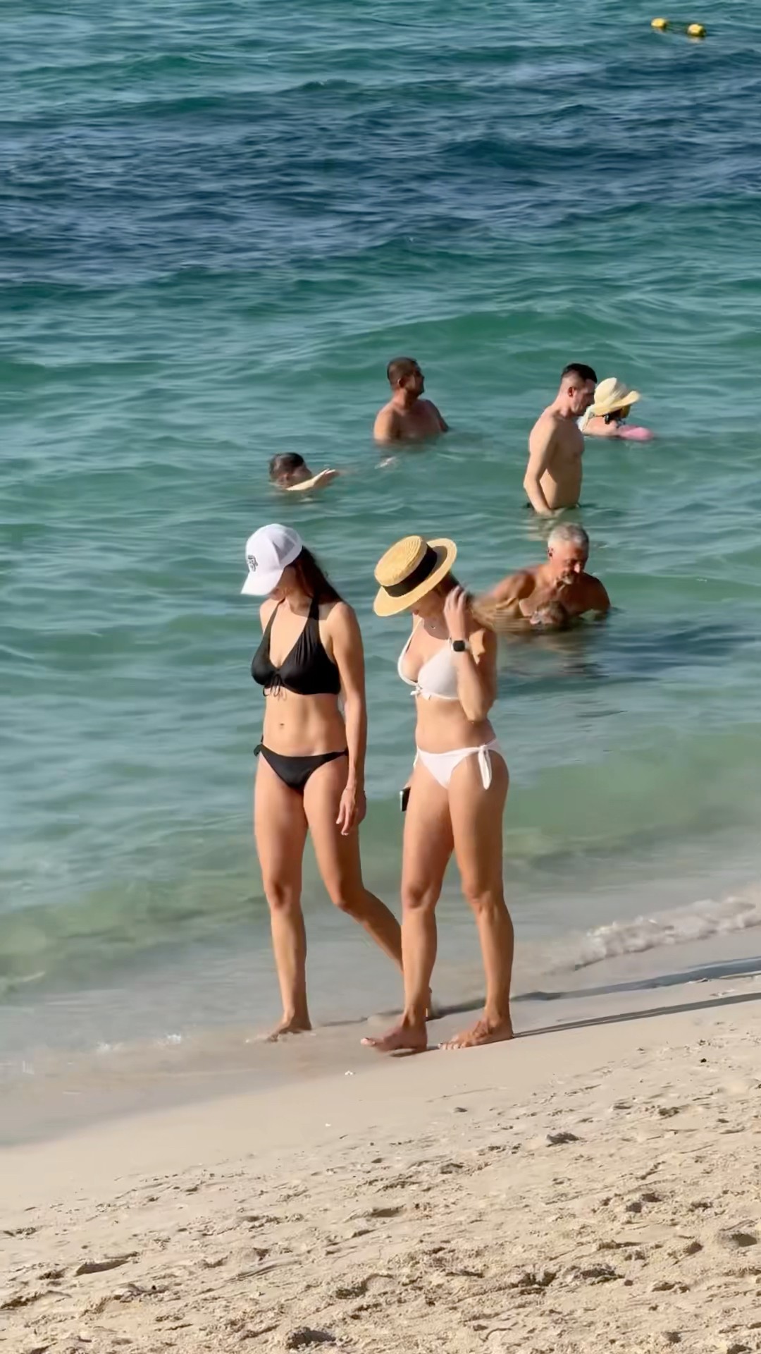 ?? Dubai Marina Beach