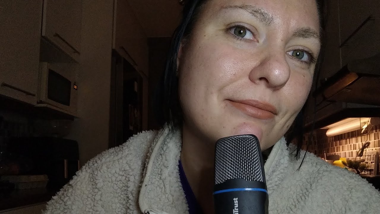 ASMR- Face tracing and gum chewing ramble