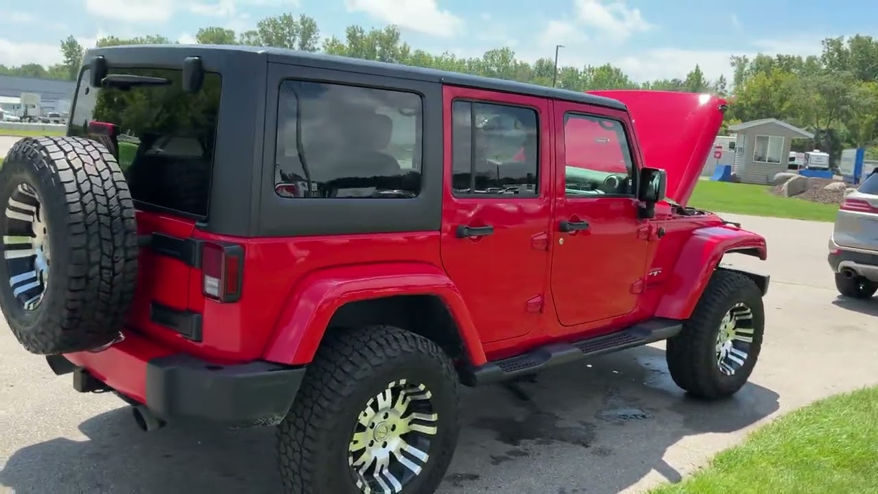 2017 Jeep Wrangler Unlimited Sahara 4WD SUV 4x4 | Repocast.com