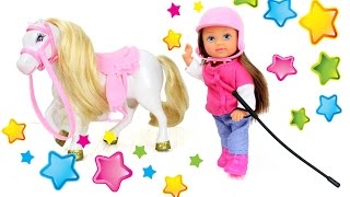 Пони куклы Эви. Куклы для детей. Развивающий мультфильм - Эви учится ездить на лошадке