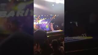 Akhisarlı Sanatçı Kibariye Sahneden Düştü