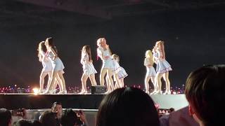 20190713 IZ*ONE Eyes on me in Hong Kong Pick me Fan camera
