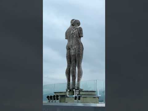 Батуми🇬🇪. Скульптурная композиция "Али и Нино". Статуя Любви  #georgia #batumi #aliandnino #travel
