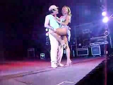 Tony Sbelt y Blanquita Nieve en Show Teleton en Puerto Montt