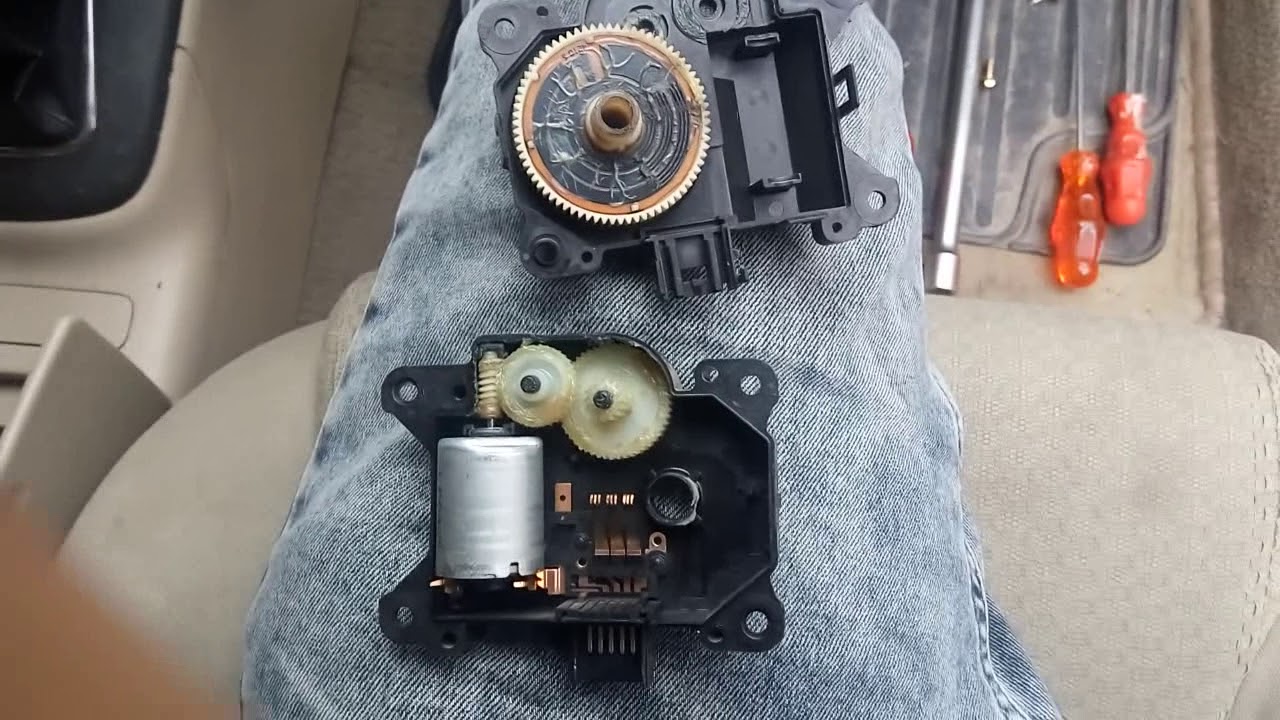 Toyota Avensis t25 klimadan gelen sesin çözümü...Toyota Avensis t25 air