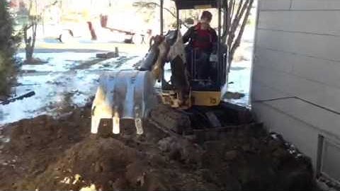 This Flipping House, Grand Blvd digging out for a window well