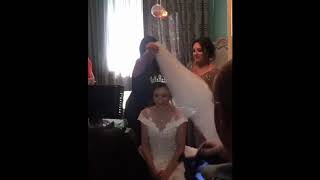 Невесте надевают фату / Интересный армянский свадебный обычай / Красивая армянская свадьба в Ереване