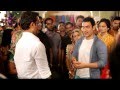 Aamir khan  sumeet mittal discussing the act