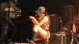 LUSSY PURINTA perfomance di bandung