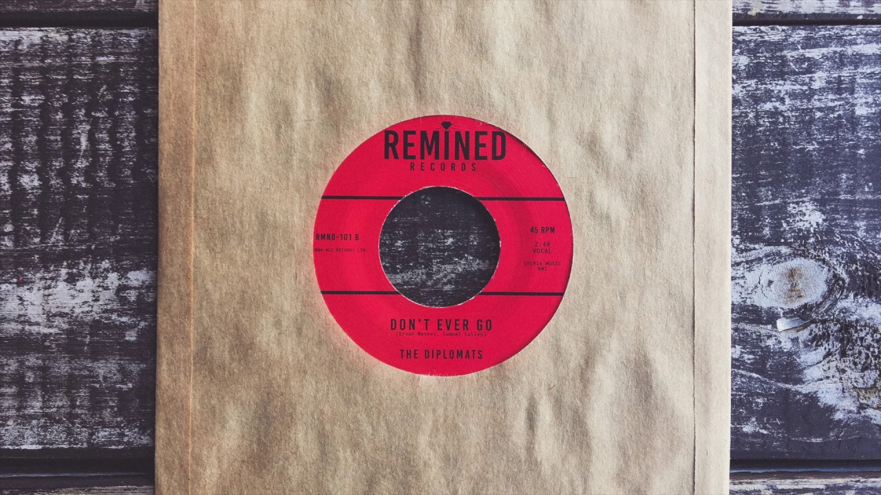 The Diplomats - Don't Ever Go - Soul 45 - YouTube