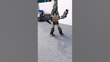 Robosen Flagship Soundwave: Auto-Converting Robotics Engineering! 🤖