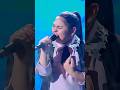 Ad aprire la Finale di #thevoicekidsit è Annamaria con “Quando Nasce Un Amore” di Anna Oxa, wow!🤩